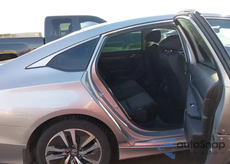 2021 Honda Accord Hybrid z USA, uszkodzony, nr VIN 1HGCV3F10MA005166